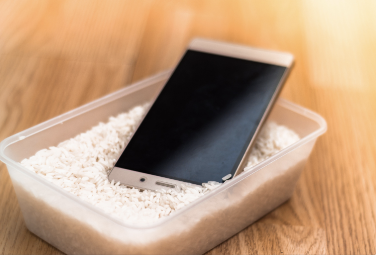 Evita secar tu iPhone con arroz, advierte Apple: las nuevas instrucciones de secado al detalle